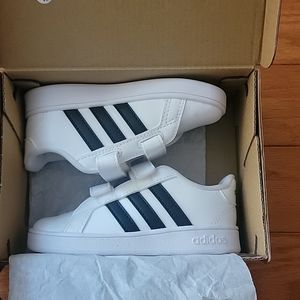 Adidas brand Court 1  Size :7k  (black and white)